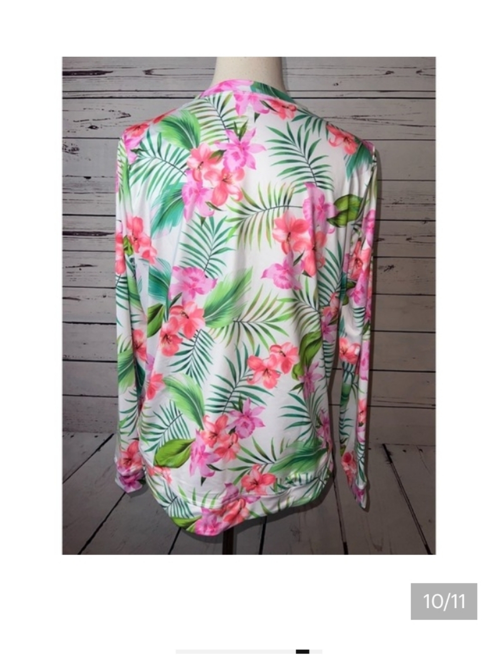 #51 - Hurley Rash Guard Swim Shirt Med/Large NWOT Womens UPF 50 Sun protection - Picture 2 of 5